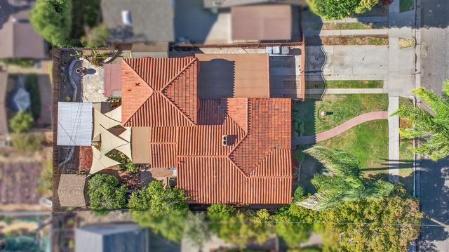 2218 N Arthur Avenue, Fresno, CA 93705