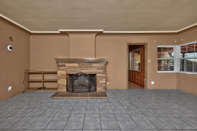 2218 N Arthur Avenue, Fresno, CA 93705