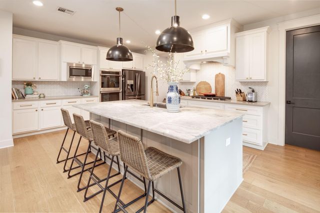 1210 Walton Drive, College Station, TX 77840