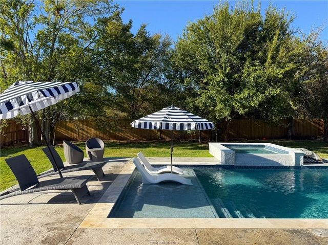 1210 Walton Drive, College Station, TX 77840