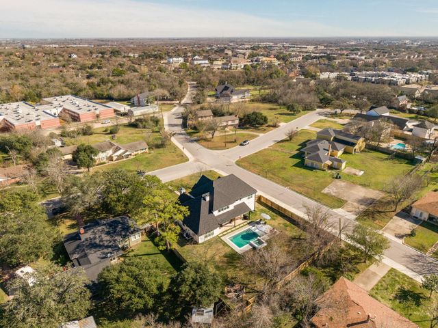 1210 Walton Drive, College Station, TX 77840