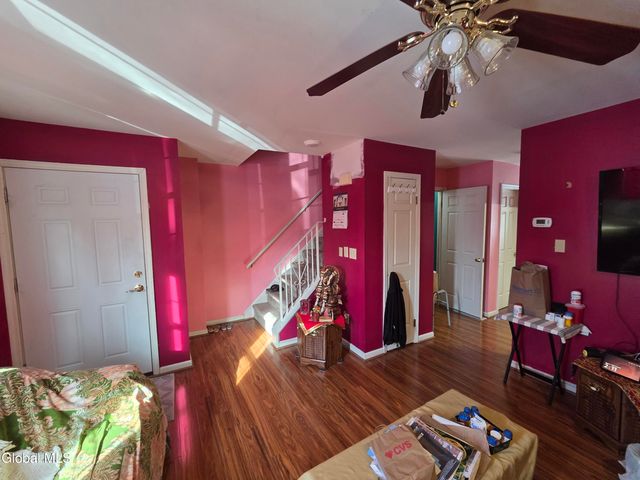 7 Woodridge Circle, Halfmoon, NY 12065