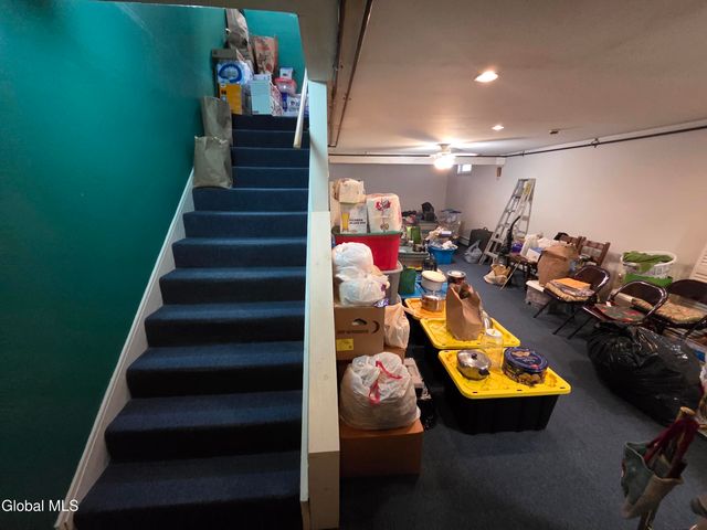 7 Woodridge Circle, Halfmoon, NY 12065