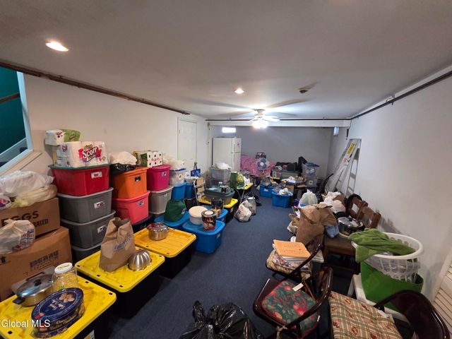 7 Woodridge Circle, Halfmoon, NY 12065