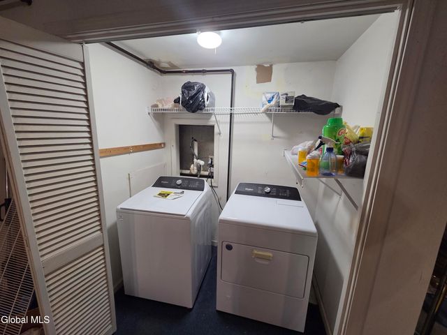 7 Woodridge Circle, Halfmoon, NY 12065