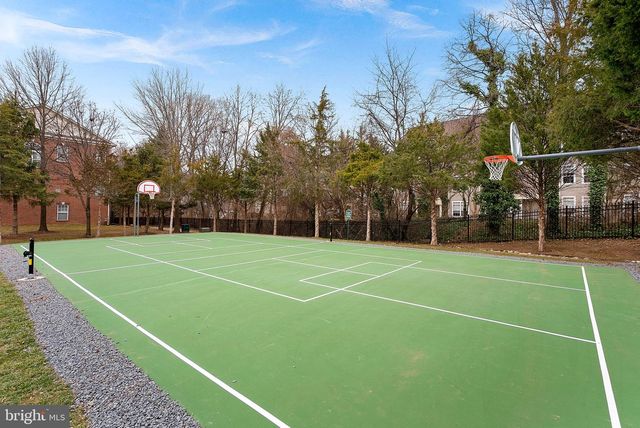 2467 CYPRESS GREEN LN, Herndon, VA 20171