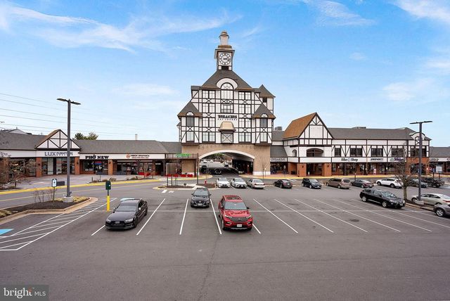 2467 CYPRESS GREEN LN, Herndon, VA 20171