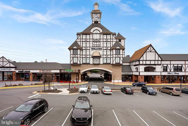 2467 CYPRESS GREEN LN, Herndon, VA 20171