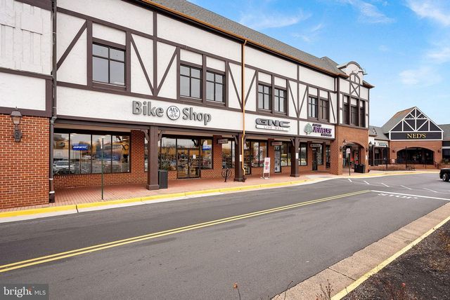 2467 CYPRESS GREEN LN, Herndon, VA 20171