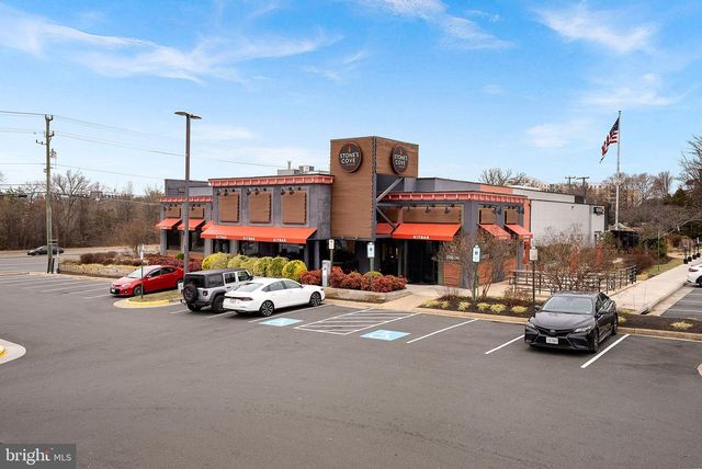 2467 CYPRESS GREEN LN, Herndon, VA 20171