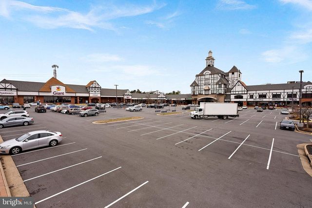 2467 CYPRESS GREEN LN, Herndon, VA 20171