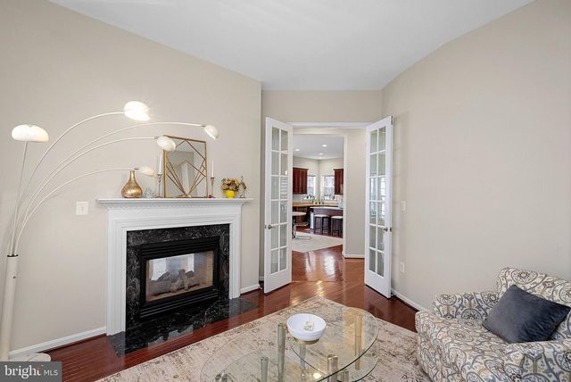 2467 CYPRESS GREEN LN, Herndon, VA 20171