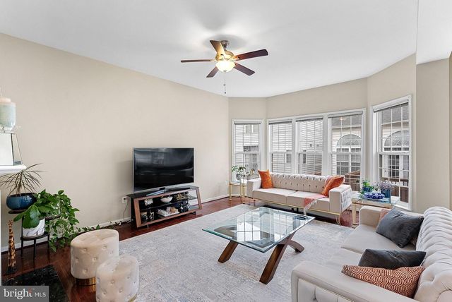 2467 CYPRESS GREEN LN, Herndon, VA 20171