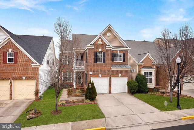 2467 CYPRESS GREEN LN, Herndon, VA 20171