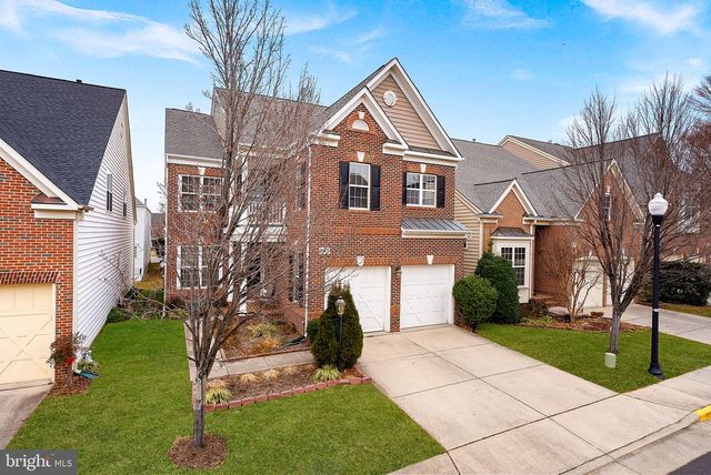 2467 CYPRESS GREEN LN, Herndon, VA 20171