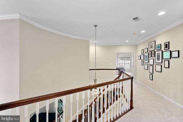 2467 CYPRESS GREEN LN, Herndon, VA 20171