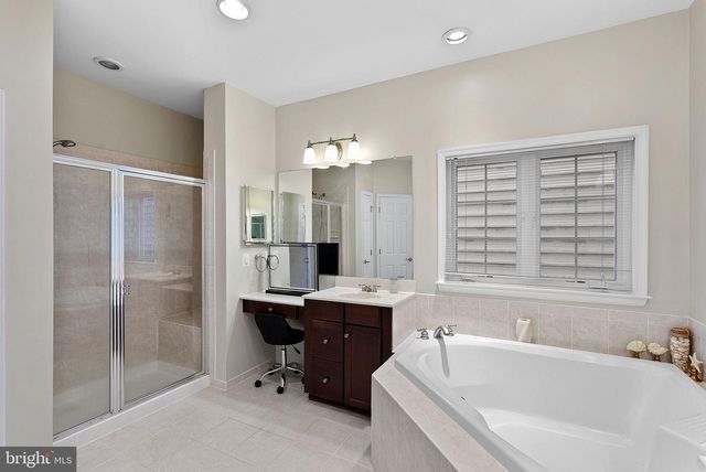 2467 CYPRESS GREEN LN, Herndon, VA 20171