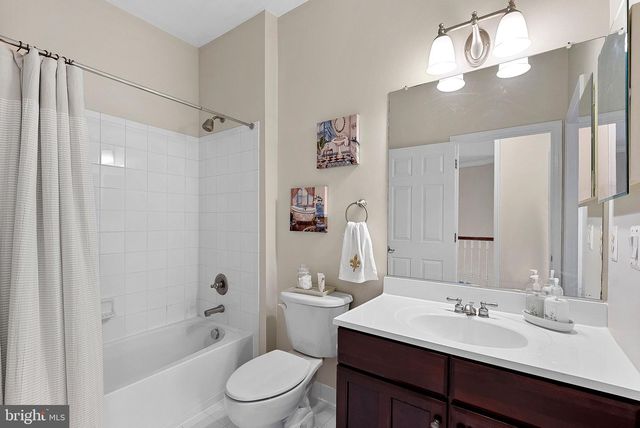 2467 CYPRESS GREEN LN, Herndon, VA 20171