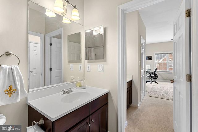 2467 CYPRESS GREEN LN, Herndon, VA 20171