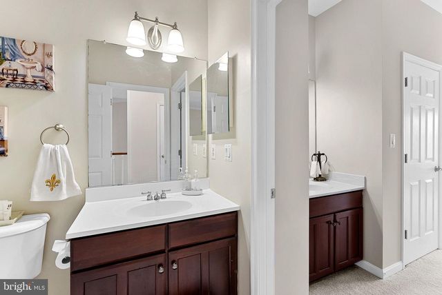 2467 CYPRESS GREEN LN, Herndon, VA 20171