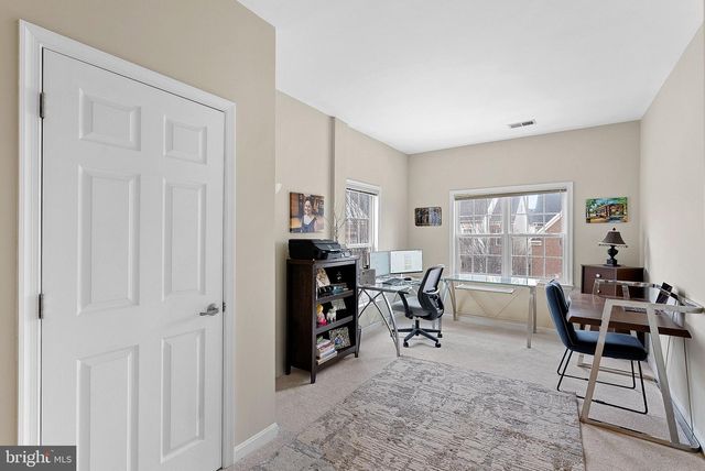 2467 CYPRESS GREEN LN, Herndon, VA 20171