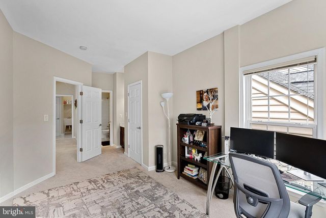 2467 CYPRESS GREEN LN, Herndon, VA 20171