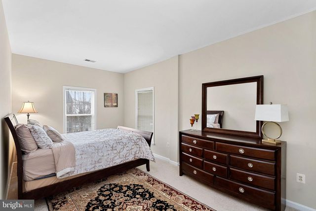 2467 CYPRESS GREEN LN, Herndon, VA 20171