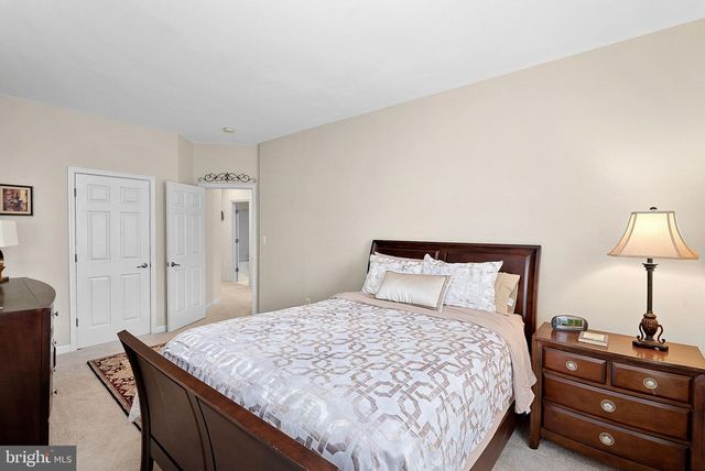 2467 CYPRESS GREEN LN, Herndon, VA 20171