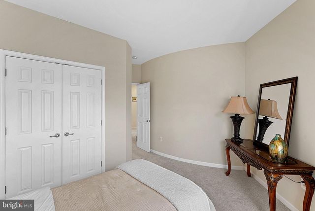 2467 CYPRESS GREEN LN, Herndon, VA 20171