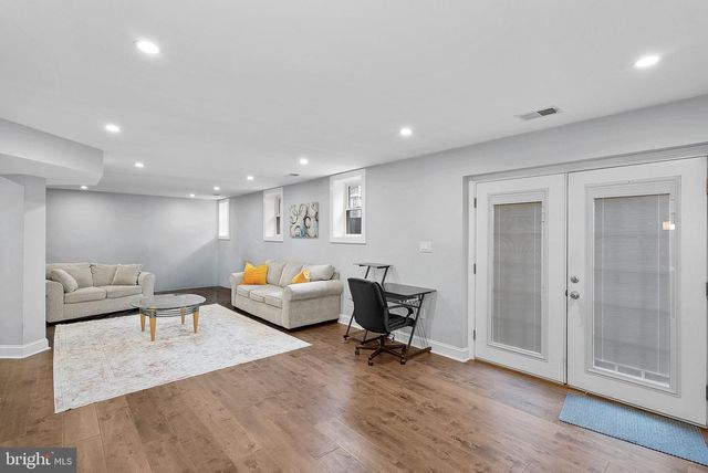 2467 CYPRESS GREEN LN, Herndon, VA 20171