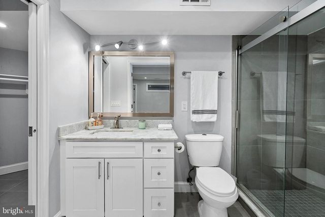 2467 CYPRESS GREEN LN, Herndon, VA 20171