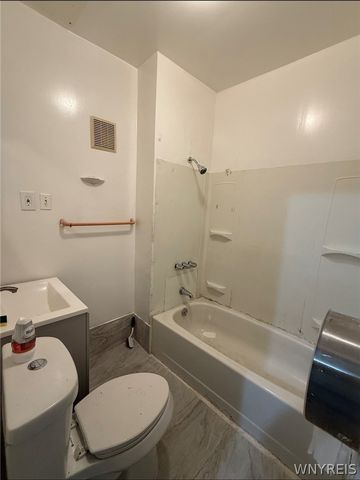 184 Rodney Avenue, Buffalo, NY 14214