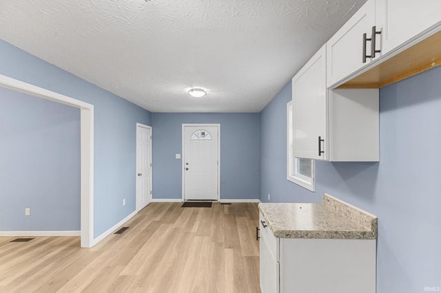 313 W 10Th Street, Muncie, IN 47302