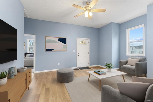 313 W 10Th Street, Muncie, IN 47302