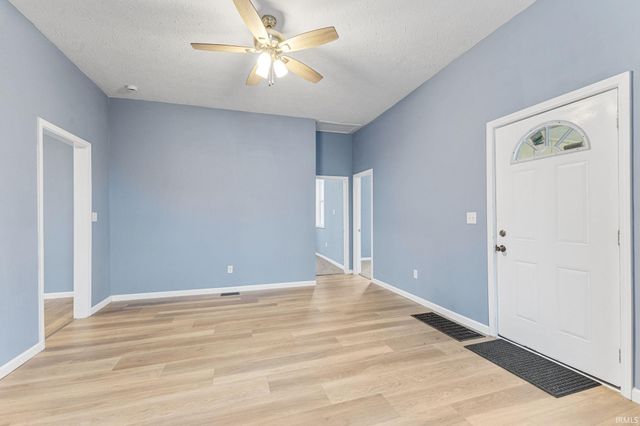 313 W 10Th Street, Muncie, IN 47302