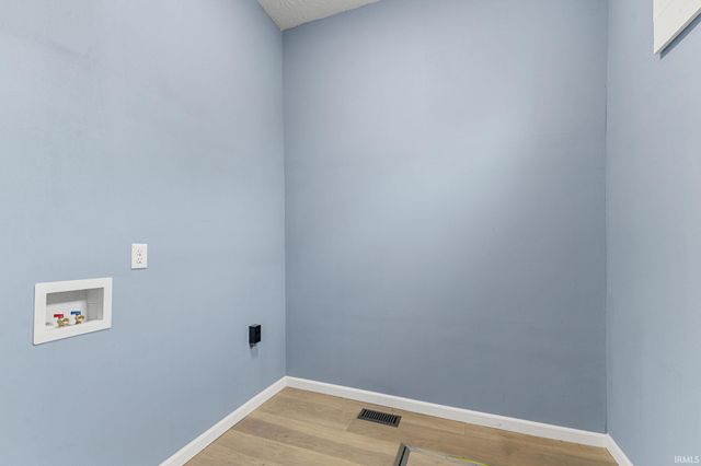 313 W 10Th Street, Muncie, IN 47302