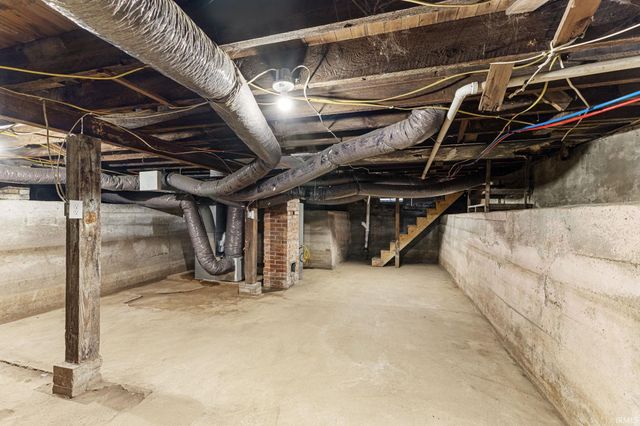 313 W 10Th Street, Muncie, IN 47302