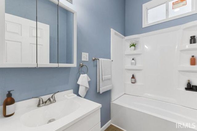 313 W 10Th Street, Muncie, IN 47302