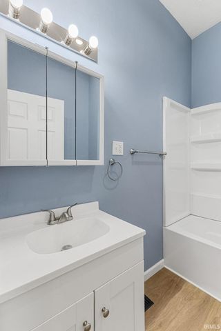 313 W 10Th Street, Muncie, IN 47302