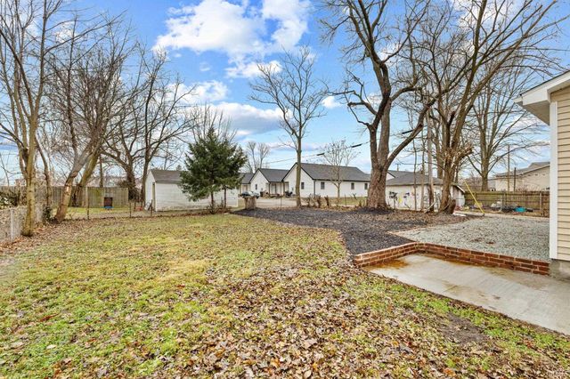 313 W 10Th Street, Muncie, IN 47302