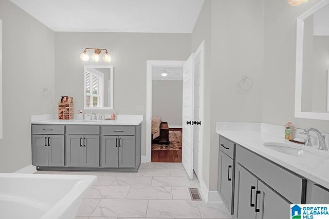 1027 PINECLIFF CIRCLE, Birmingham, AL 35242