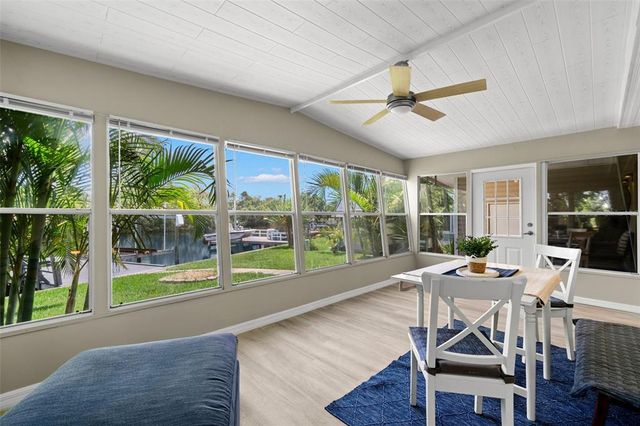 6833 MOUNT ORANGE DRIVE NE 392, St Petersburg, FL 33702