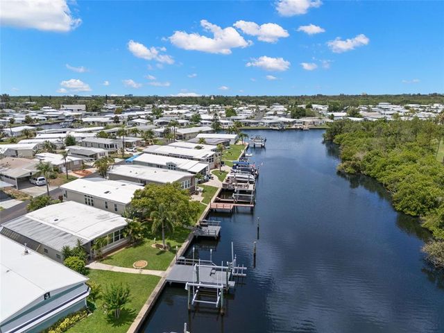 6833 MOUNT ORANGE DRIVE NE 392, St Petersburg, FL 33702