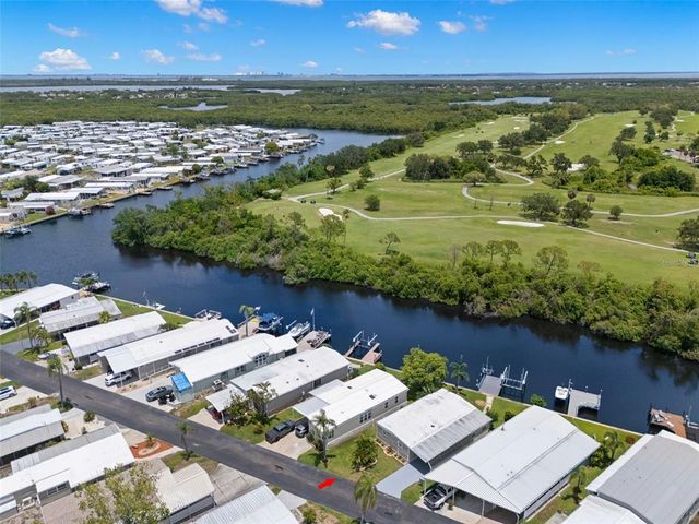 6833 MOUNT ORANGE DRIVE NE 392, St Petersburg, FL 33702