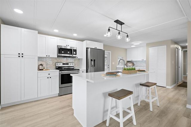 6833 MOUNT ORANGE DRIVE NE 392, St Petersburg, FL 33702
