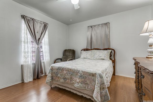 1504 WAVERLY AVE, San Antonio, TX 78201
