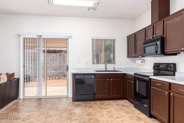 7022 W MERCER Lane, Peoria, AZ 85345