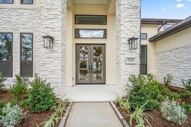 1719 Cathedral Bend Drive, Missouri City, TX 77459