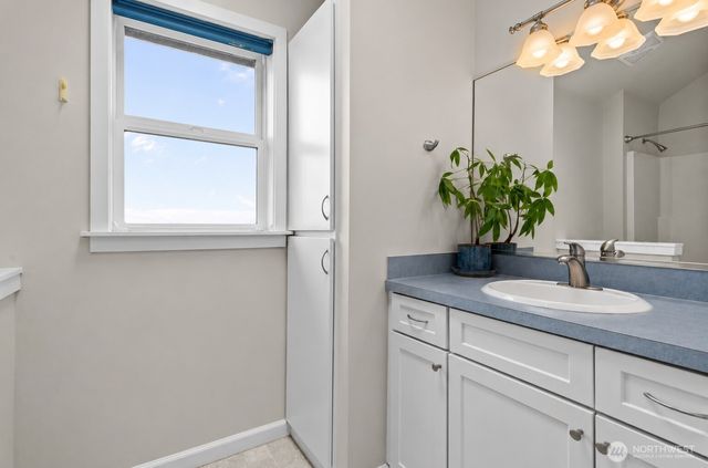 9306 Milburn Loop SE, Olympia, WA 98513