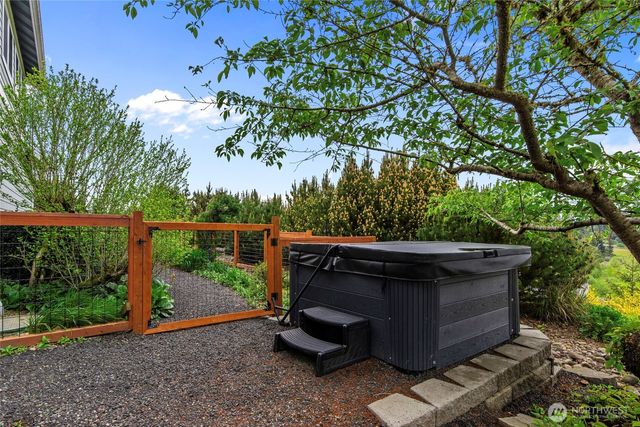 9306 Milburn Loop SE, Olympia, WA 98513